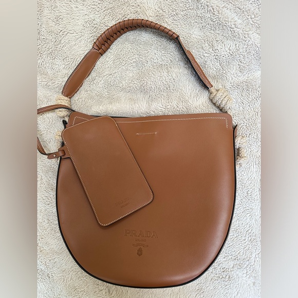 Prada Vitello Lux Shoulder Bag in Cognac. - Picture 2 of 10